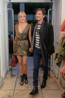 Sienna Miller feet photo thumbnail