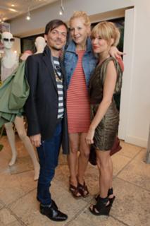 Sienna Miller feet photo thumbnail