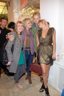 Sienna Miller feet photo thumbnail