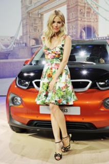 Sienna Miller feet photo thumbnail