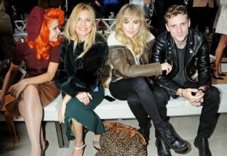 Sienna Miller feet photo thumbnail