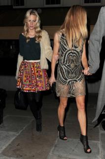 Sienna Miller feet photo thumbnail