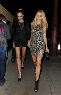 Sienna Miller feet photo thumbnail