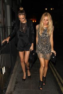 Sienna Miller feet photo thumbnail