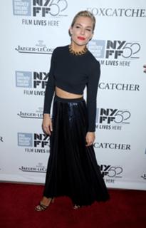 Sienna Miller feet photo thumbnail