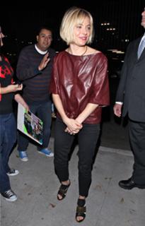 Sienna Miller feet photo thumbnail