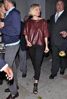 Sienna Miller feet photo thumbnail