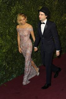 Sienna Miller feet photo thumbnail