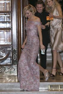 Sienna Miller feet photo thumbnail