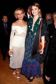 Sienna Miller feet photo thumbnail