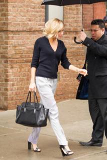 Sienna Miller feet photo thumbnail