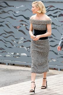 Sienna Miller feet photo thumbnail