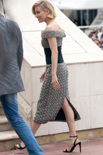 Sienna Miller feet photo thumbnail