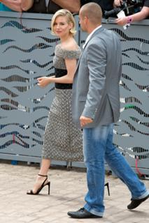 Sienna Miller feet photo thumbnail