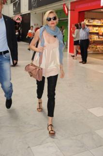 Sienna Miller feet photo thumbnail