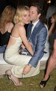 Sienna Miller feet photo thumbnail