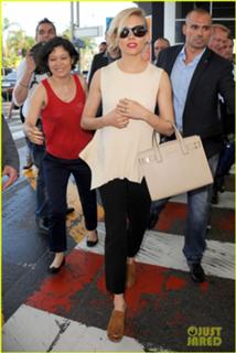 Sienna Miller feet photo thumbnail