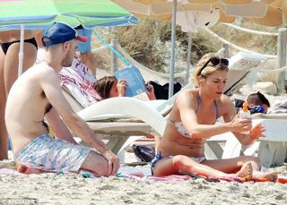 Sienna Miller feet photo thumbnail