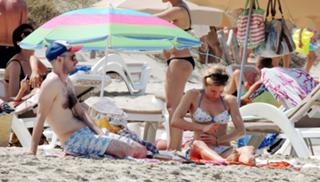 Sienna Miller feet photo thumbnail