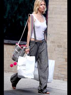 Sienna Miller feet photo thumbnail