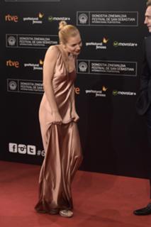 Sienna Miller feet photo thumbnail