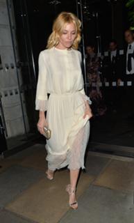 Sienna Miller feet photo thumbnail