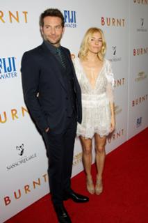 Sienna Miller feet photo thumbnail