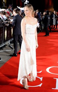 Sienna Miller feet photo thumbnail