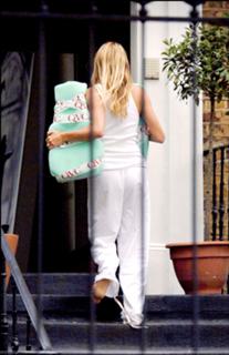 Sienna Miller feet photo thumbnail