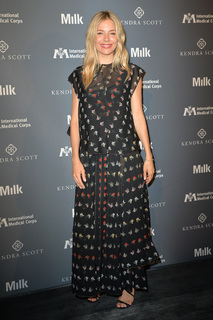 Sienna Miller feet photo thumbnail