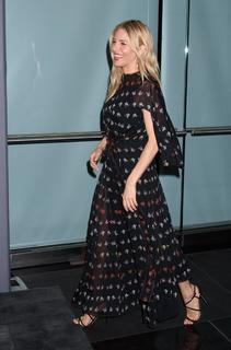 Sienna Miller feet photo thumbnail