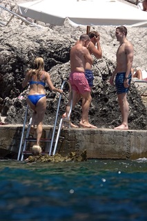 Sienna Miller feet photo thumbnail