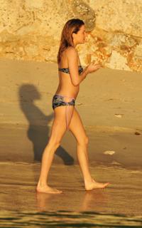 Sienna Miller feet photo thumbnail