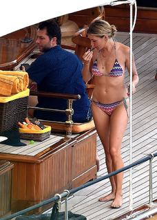 Sienna Miller feet photo thumbnail