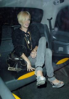 Sienna Miller feet photo thumbnail