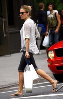 Sienna Miller feet photo thumbnail