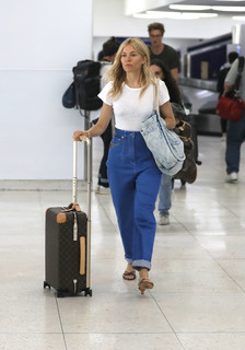 Sienna Miller feet photo thumbnail