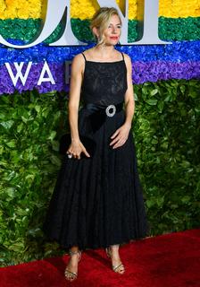 Sienna Miller feet photo thumbnail