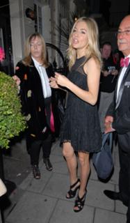 Sienna Miller feet photo thumbnail