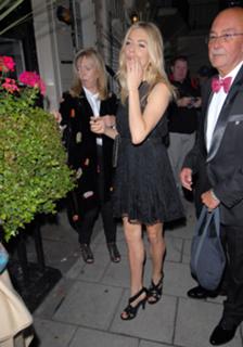 Sienna Miller feet photo thumbnail