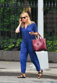 Sienna Miller feet photo thumbnail