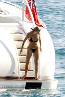 Sienna Miller feet photo thumbnail