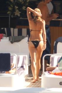 Sienna Miller feet photo thumbnail