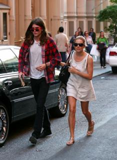 Sienna Miller feet photo thumbnail