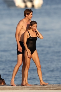 Sienna Miller feet photo thumbnail