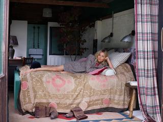 Sienna Miller feet photo thumbnail
