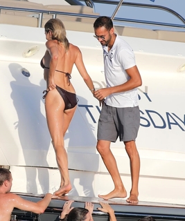 Sienna Miller feet photo thumbnail