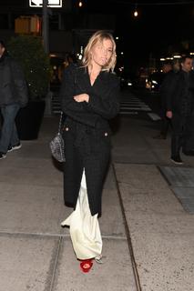 Sienna Miller feet photo thumbnail