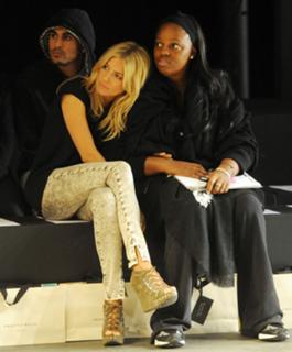Sienna Miller feet photo thumbnail