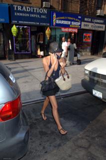 Sienna Miller feet photo thumbnail